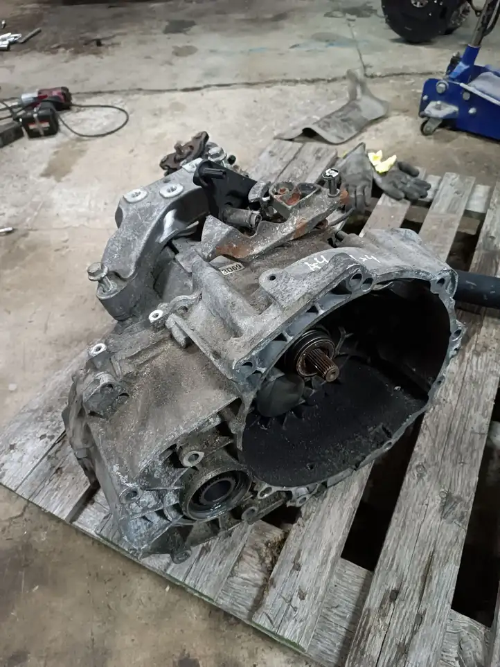 Skoda Superb B6 (3T) (2008 - 2015)  LHC Механическая коробка передач, 6 передач