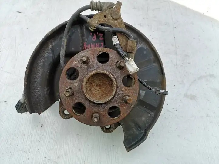 Toyota Camry (2017 - 2020)  4230433050 Задний поворотный кулак (ступица, цапфа)