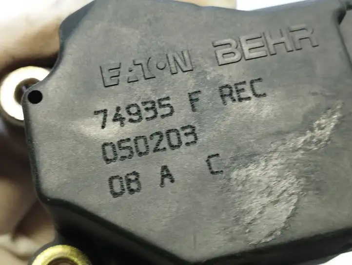 Volvo S60 (2000 - 2004) 74935F Двигатель задвижки потока воздуха — фото 3