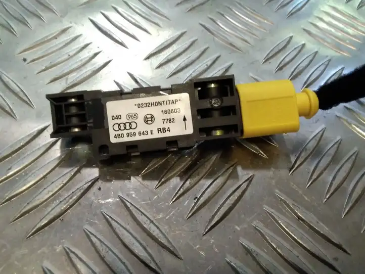Audi A3/S3 8L (2000 - 2003) 4B0959643E Датчик удара SRS — фото 1