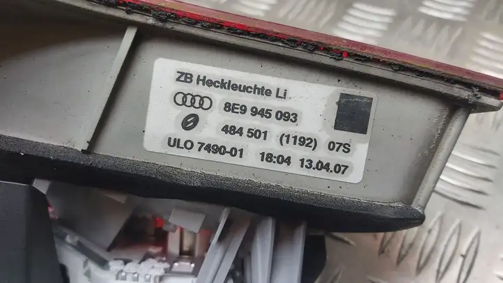 Audi A4 S4 B7 8E 8H (2004 - 2009) 8E9945093 Задний фонарь в крышке багажника — фото 3