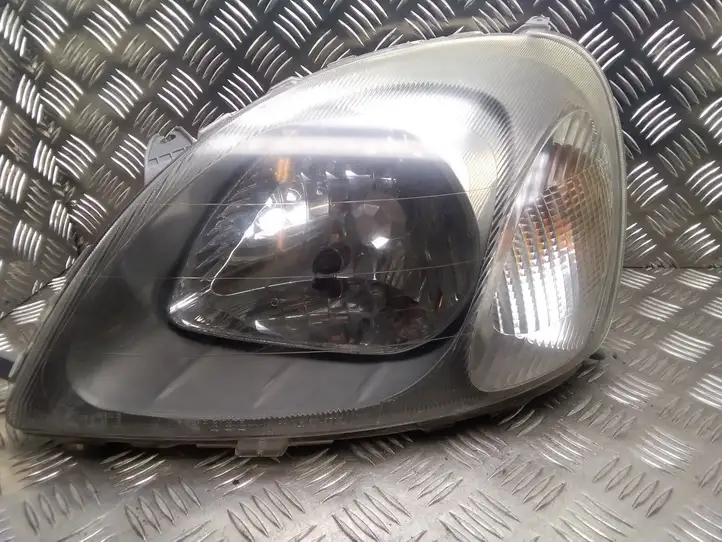 Toyota Yaris (1999 - 2003) 205730B Передняя фара — фото 1