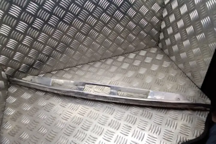 Toyota Avensis Verso (2001 - 2004) 7681144010 Прочая отделка багажника — фото 4