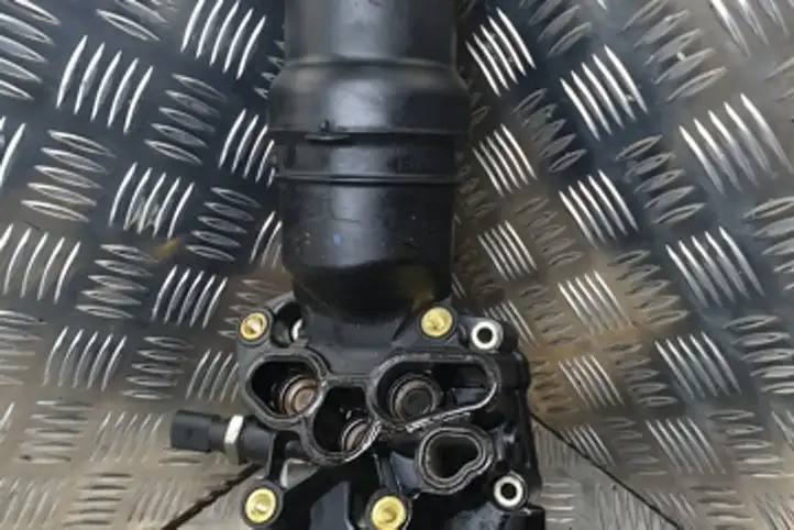 Audi A3/S3 8P (2004 - 2008) 6740273316 Кронштейн масляного фильтра — фото 4