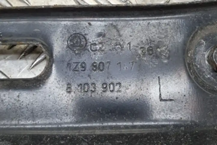 Skoda Octavia Mk2 (1Z) (2004 - 2013) 8103902 Кронштейн заднего бампера — фото 4