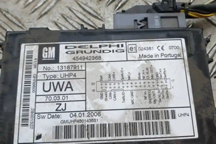 Opel Zafira B (2003 - 2006) 13187911 Блок GSM — фото 4