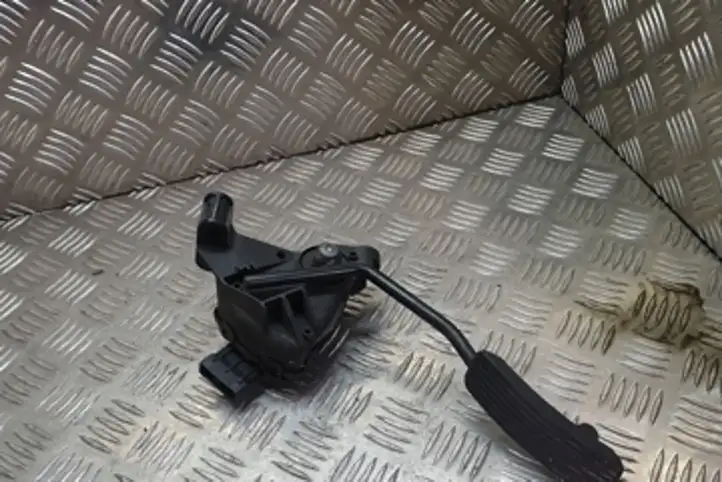 Opel Vectra C (2005 - 2009) 9186726 Педаль акселератора — фото 3