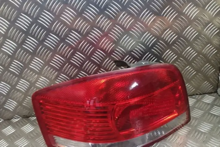 Audi A3/S3 8L (2000 - 2003) 8P0945095A Задний фонарь в кузове — фото 1