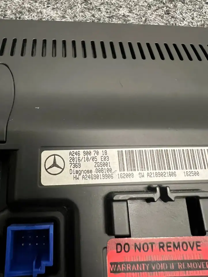 Mercedes-Benz CLA C117,X117,W117 (2013 - 2019) A2469007018 Дисплей — фото 10