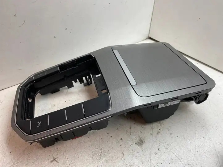 Volkswagen Golf Sportsvan (2014 - 2017) 517864263C Пепельница — фото 3