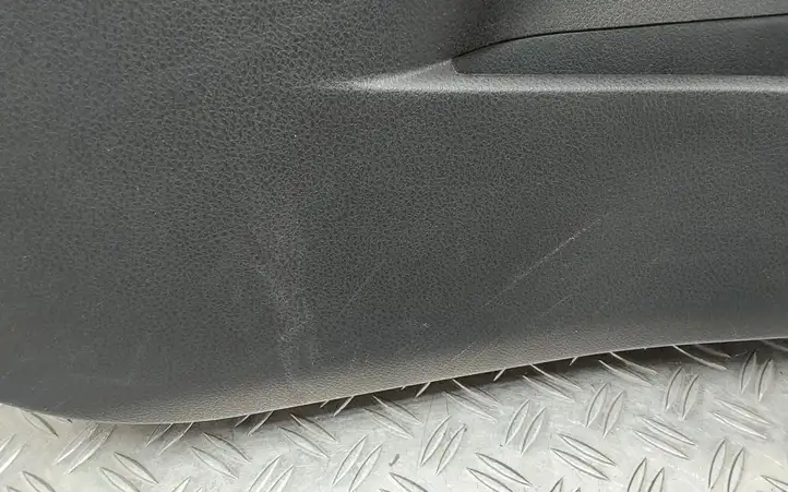 Toyota Yaris (2014 - 2019) 677640D130 Обшивка передней двери — фото 3