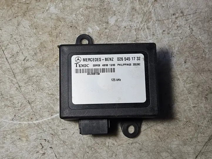 Mercedes-Benz Sprinter W901 W902 W903 W904 (1995 - 2007) 0265451732 Блок иммобилайзера — фото 1