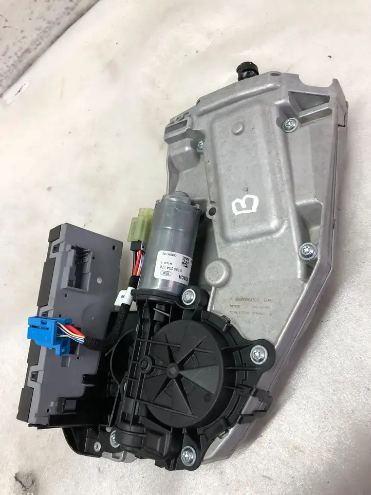 Mercedes-Benz C W206 (2021 - ) A0999064703 Насос гидропривода багажника — фото 1