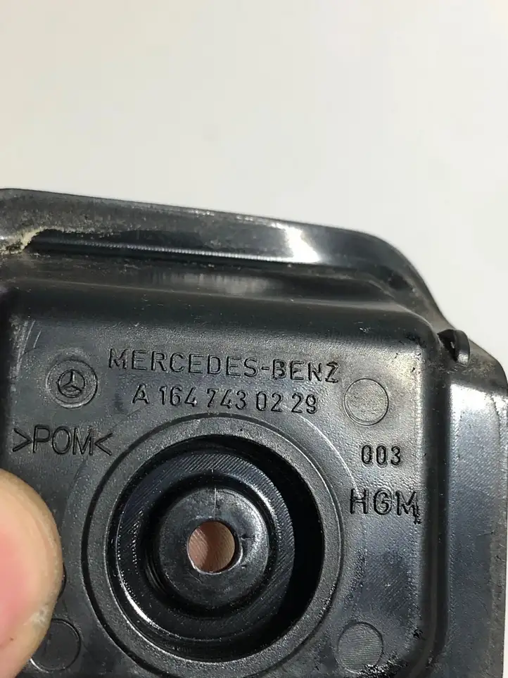 Mercedes-Benz ML W164 (2005 - 2011) A1647430229 Прочие детали салона — фото 3