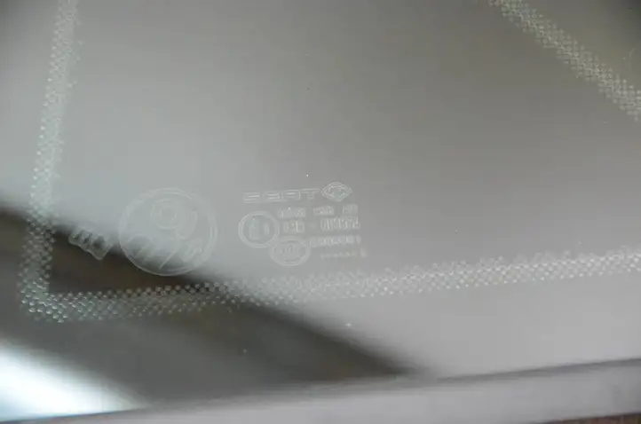 Seat Leon (5F) (2012 - 2019) 5F4845041H Заднее боковое стекло — фото 2
