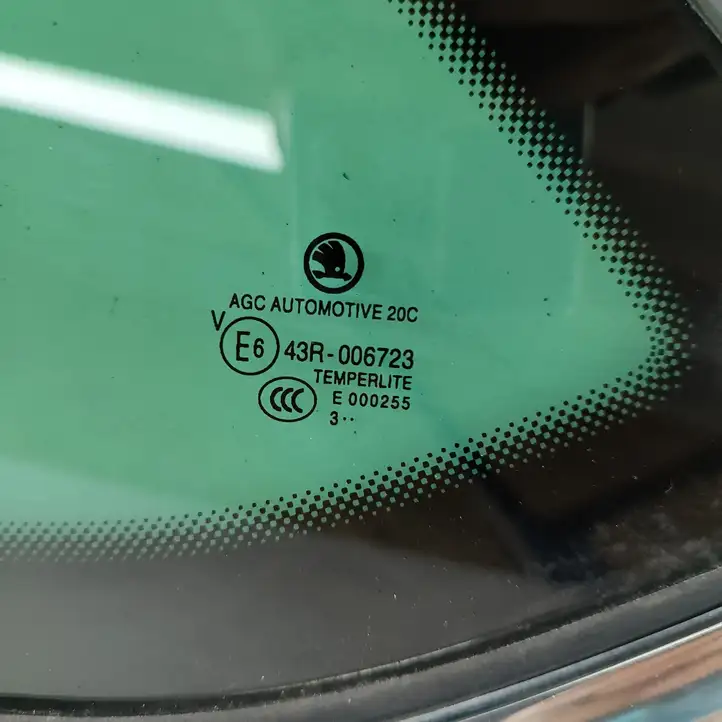 Skoda Octavia Mk3 (5E) (2013 - 2019) 5E9845297 Заднее боковое стекло — фото 6