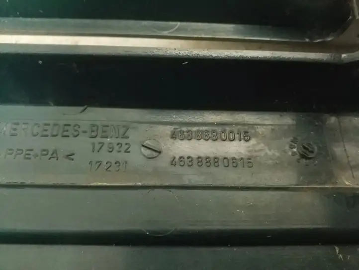 Mercedes-Benz G W461 463 (1989 - 2017) A4638880015 Передняя решетка — фото 3