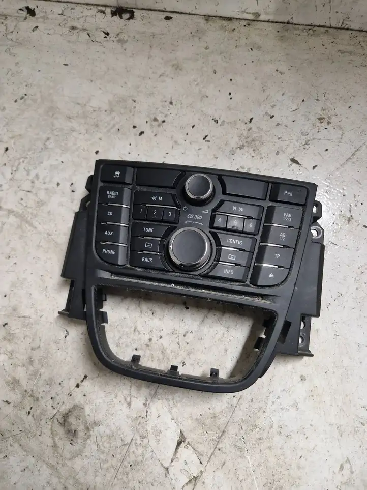 Opel Meriva B (2010 - 2014) 13362778 Магнитола / мультимедийная система — фото 1
