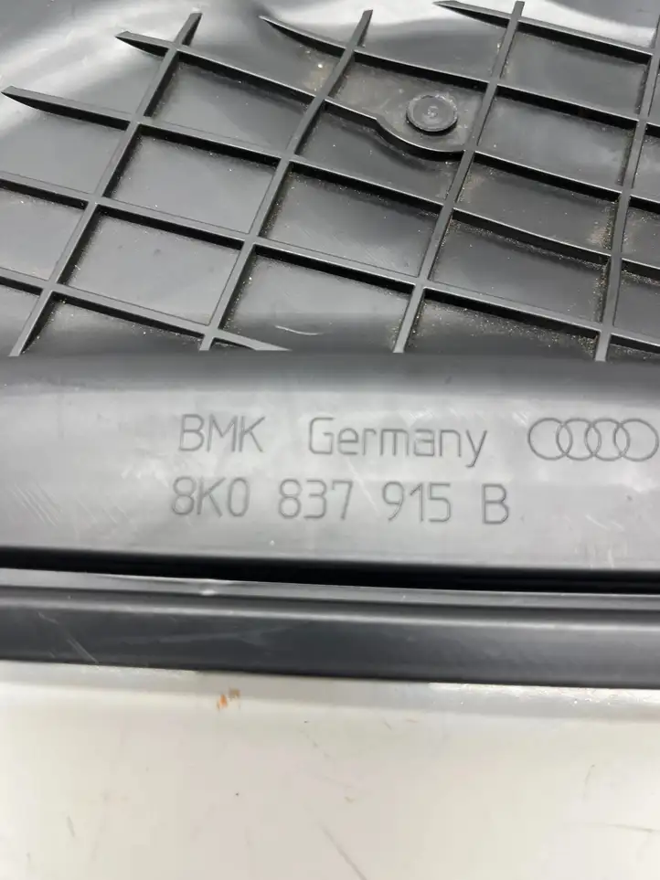 Audi A4 S4 B8 8K (2007 - 2011) 8K0837915B Прочие внешние детали — фото 3