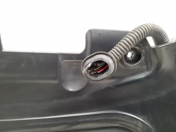 BMW 3 F30 F35 F31 (2012 - 2018) 7300721 Заднее стекло — фото 7