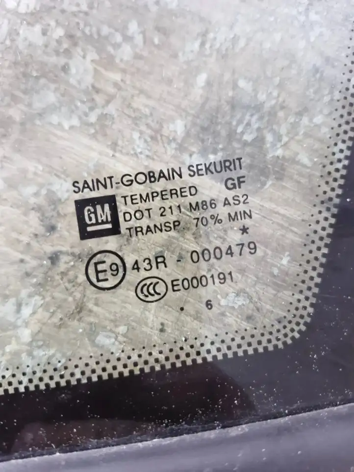 Opel Corsa D (2006 - 2010) 43R000479 Треугольное стекло кузова — фото 2