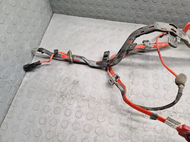 BMW 3 F30 F35 F31 (2012 - 2018) 9387149 Плюсовой провод аккумулятора — фото 2