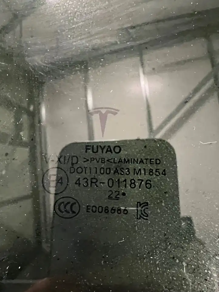 Tesla Model Y (2019 - 2024) 43R011876 Стекло задней двери — фото 4