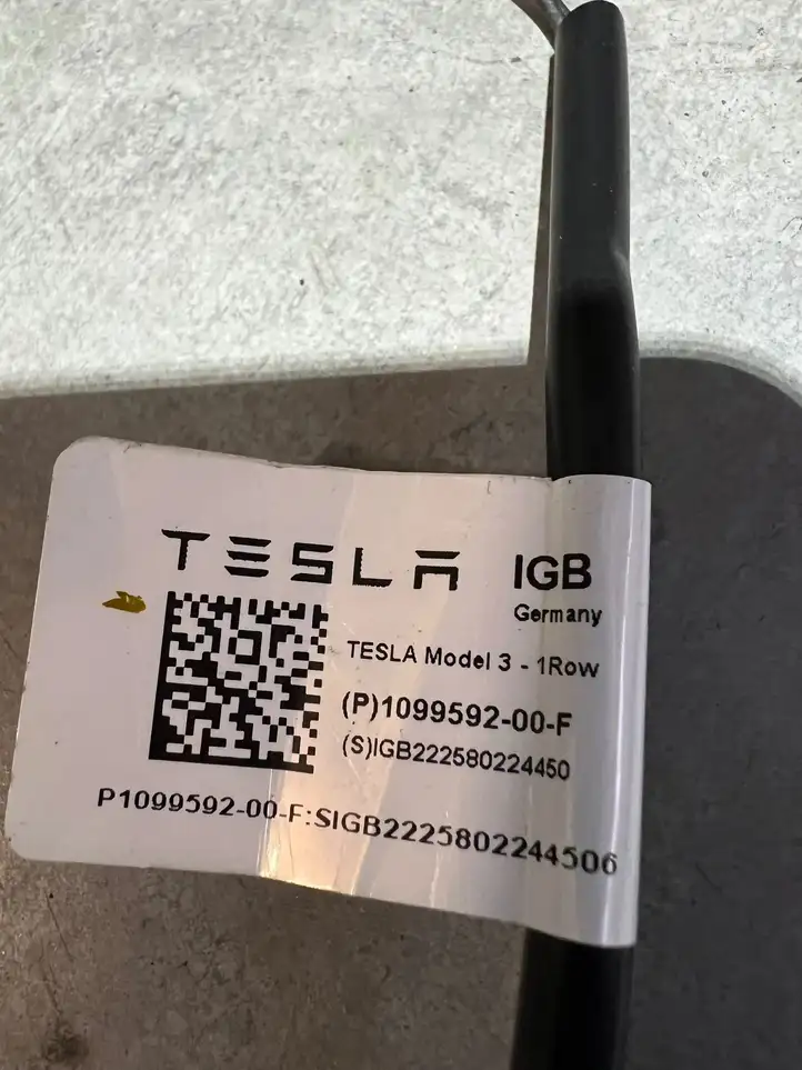 Tesla Model Y (2019 - 2024) 109959200F Датчик занятости сиденья — фото 4