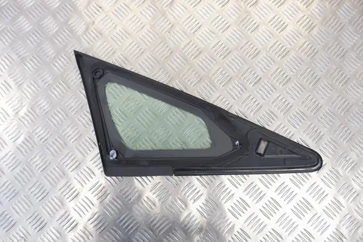 Toyota Prius (XW30) (2009 - 2015) 6212047021 Форточка двери — фото 2