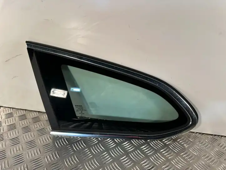 Volvo V60 (2013 - 2018) 31418279 Заднее боковое стекло — фото 1