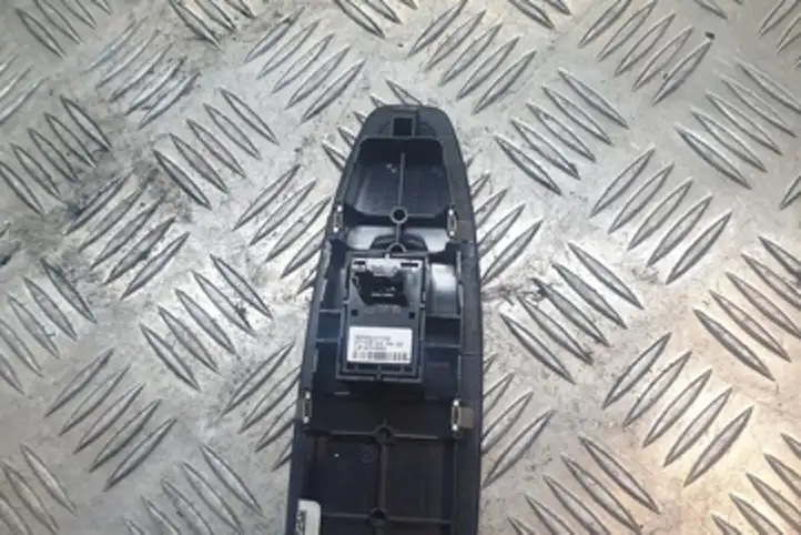 BMW 1 F20 F21 (2011 - 2019) 9208107 Блок кнопок стеклоподъемников — фото 4