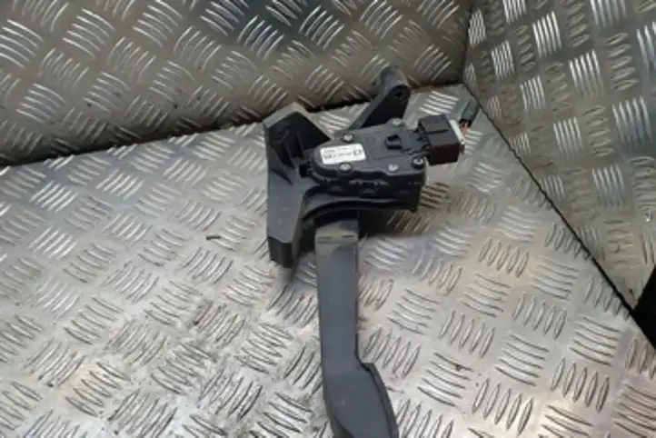 Opel Combo C (2001 - 2005) 9129423 Педаль акселератора — фото 1