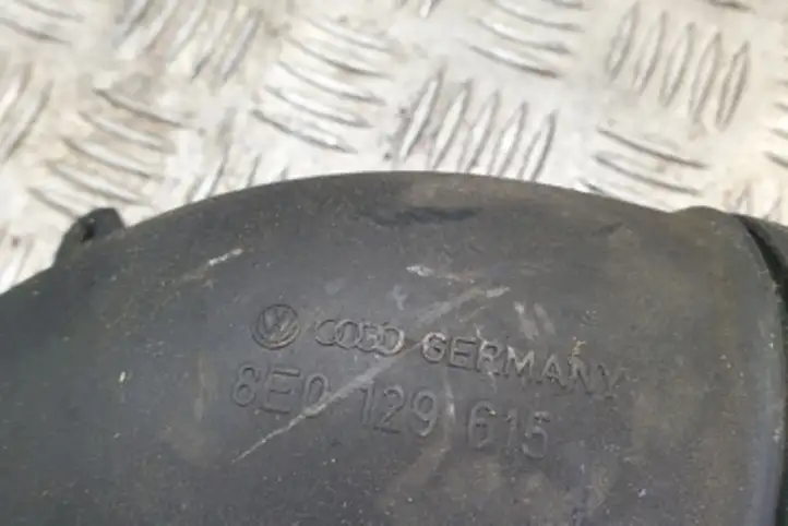 Audi A4 S4 B6 8E 8H (2000 - 2006) 8E0129615 Детали воздухозаборника — фото 2