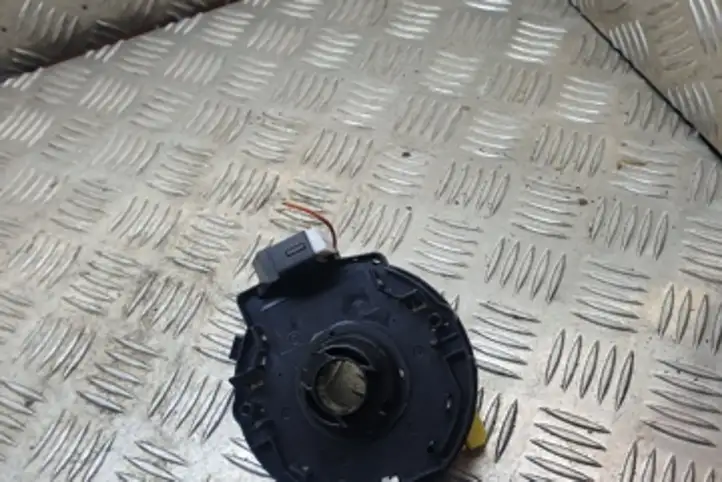 Toyota Yaris Verso (1999 - 2005) Y30B9N0587 Контактное кольцо SRS — фото 2