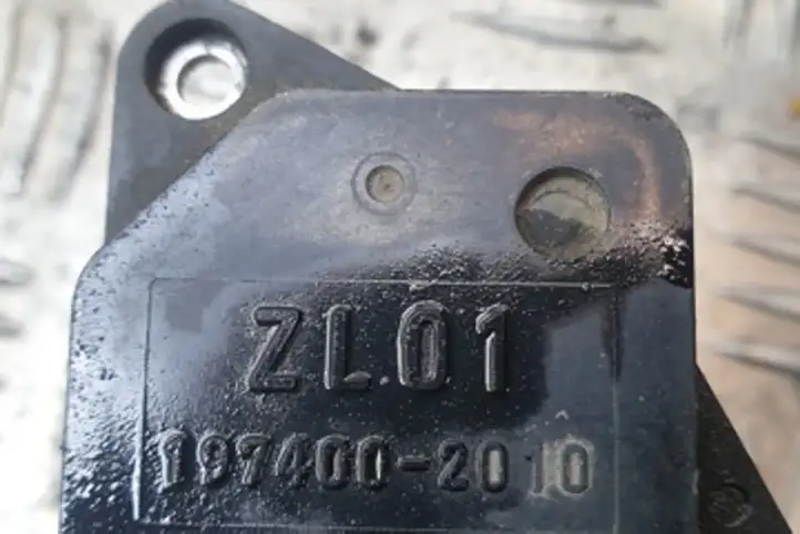 Mazda MPV (1999 - 2006) 1974002010 Датчик массового расхода воздуха — фото 2
