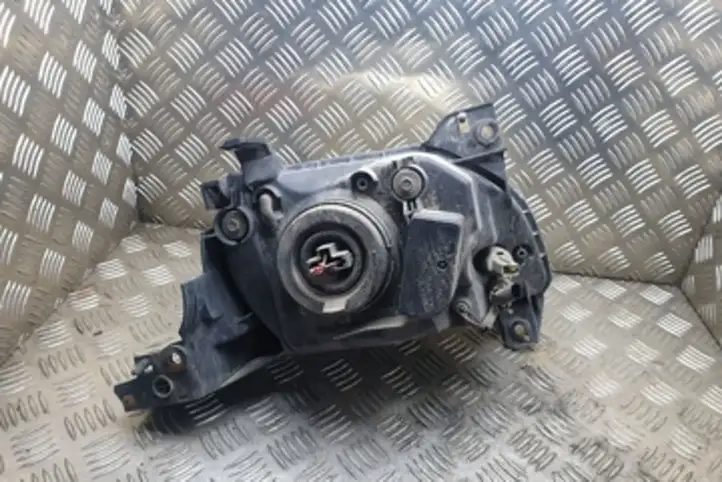 Mazda MPV (1999 - 2006) P2018 Передняя фара — фото 3