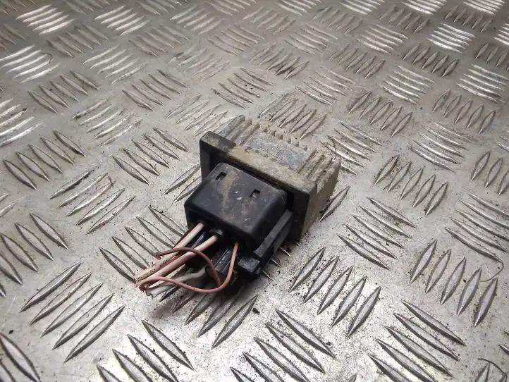 Renault Megane II (2002 - 2005) 7700115078 Реле накала свечей — фото 1