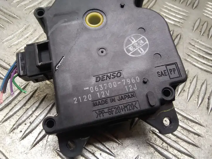 Toyota Prius (XW20) (2003 - 2009) 0637007960 Двигатель задвижки потока воздуха — фото 2