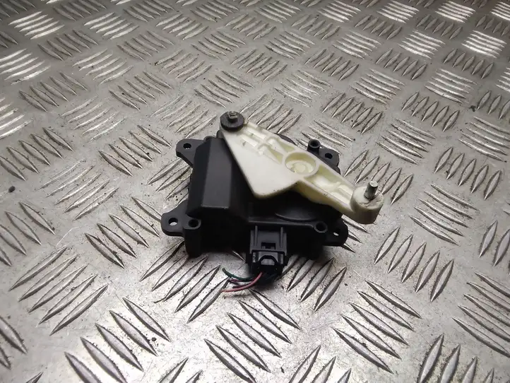 Toyota Prius (XW20) (2003 - 2009) 0637007960 Двигатель задвижки потока воздуха — фото 3