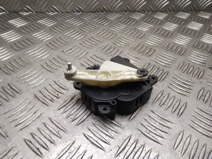 Toyota Prius (XW20) (2003 - 2009) 0637007960 Двигатель задвижки потока воздуха — фото 4