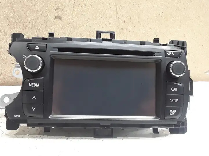 Toyota Yaris (2012 - 2014) 861400D010 Магнитола / мультимедийная система — фото 1
