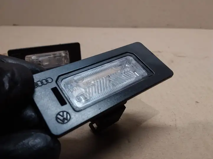 Audi A4 S4 B8 8K (2007 - 2011) 8T0943021 Подсветка номера — фото 3