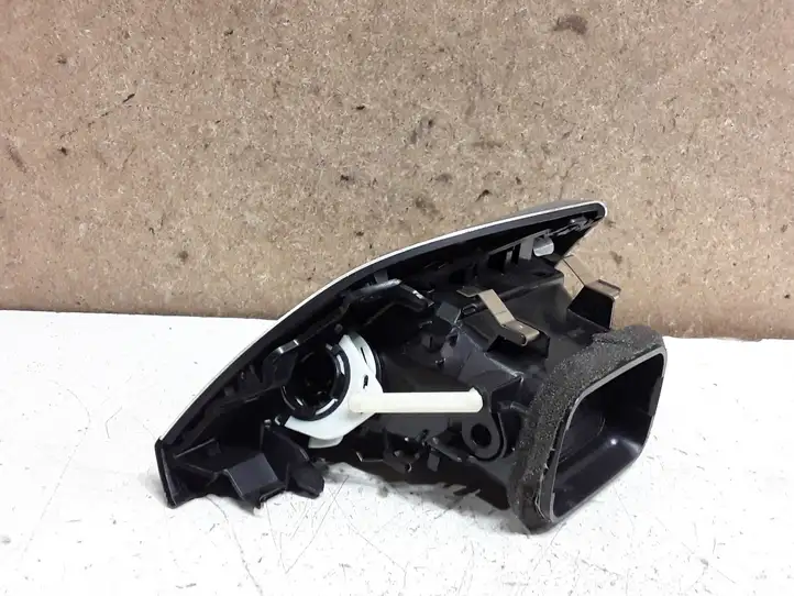 BMW 1 F20 F21 (2011 - 2019) 9205355 Боковой воздушный дефлектор — фото 2