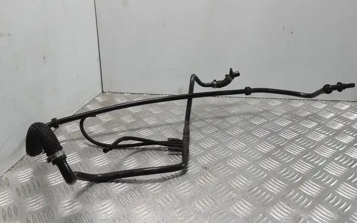 BMW 3 E90 E91 (2005 - 2012) 11667797256 Трубки и шланги — фото 1