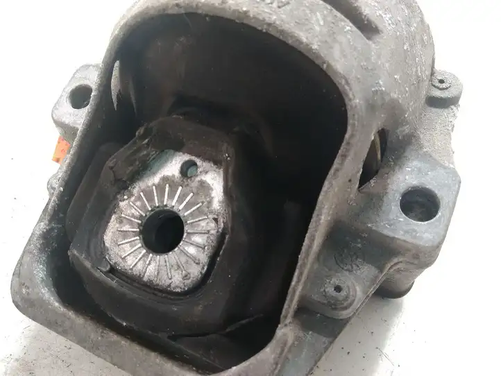 Audi A4 S4 B8 8K (2011 - 2015) 782516141206 Опора двигателя — фото 4