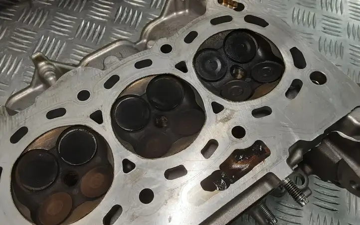 Toyota Yaris (2014 - 2019) 112100Q030 Головка блока цилиндров — фото 8