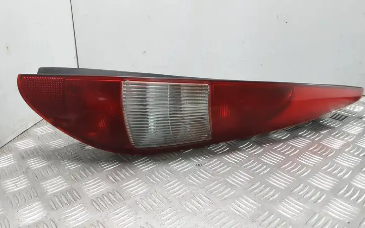 Ford Mondeo Mk III (2000 - 2007) 1S7X13A412CB Задний фонарь в кузове — фото 1