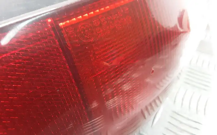 Ford Mondeo Mk III (2000 - 2007) 1S7X13A412CB Задний фонарь в кузове — фото 4