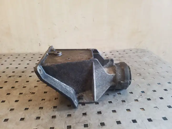 BMW X3 E83 (2003 - 2010) 31503448546 Кронштейн подвесного подшипника — фото 1