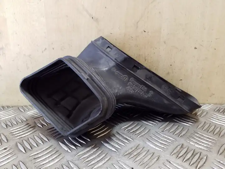 Audi Q5 SQ5 (2008 - 2012) 8R0129739A Детали воздухозаборника — фото 1